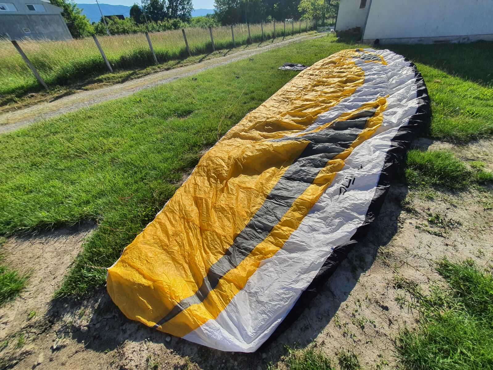 Swing Mito paraglider in excellent condition, beginner-friendly and dynamic, for sale in Serbia