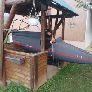 Gin Genie Race 5 pod harness for paragliding, size L, in excellent condition, displayed for sale in Montenegro