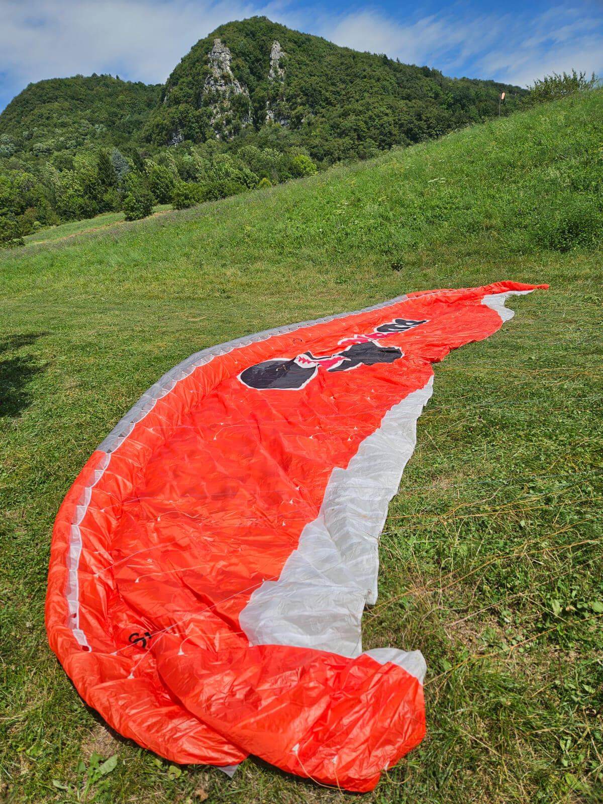 “Advance Sigma 11 size 24, second-hand paraglider for sale in excellent condition, EN C certified, Vicenza Italy”