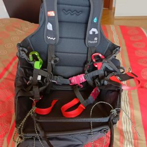 “Woody Valley Haska 2 paragliding harness in like-new condition, size S, available for sale in Spain – perfect for serious paragliding pilots.”