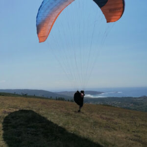 MacPara Muse 5 size S blue orange EN A paraglider canopy for sale – mint condition second hand paraglider, 2 hours airtime, Belgium